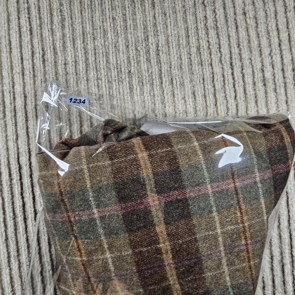 Lauren Ralph Lauren 100% Wool Poncho L/XL Tartan Plaid Cape Beautiful Old Money - Picture 10 of 10